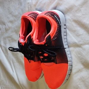 Woman's Reebok Z Rated Nanoweb size 8.5 Shoes